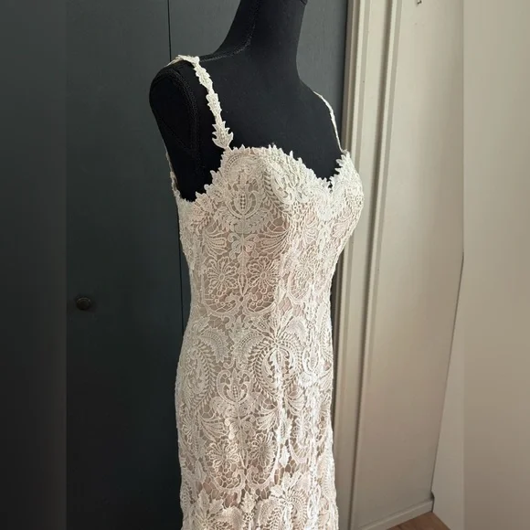 Lillian West Cream/Nude SZ 12 Fitted Sheath Venice Lace Wedding Dress Style 6495 - Picture 8 of 16